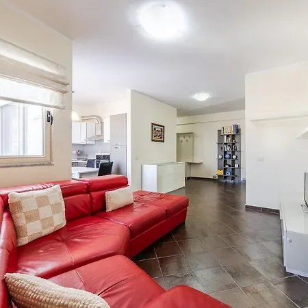 Spacious In The Heart Of By Pikhost Daire Tiran