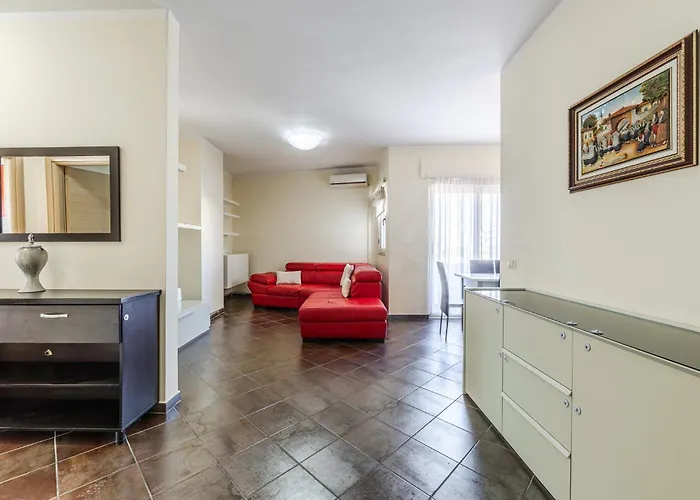 Spacious In The Heart Of By Pikhost דירה