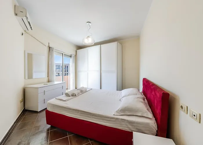 דירה Spacious In The Heart Of By Pikhost *