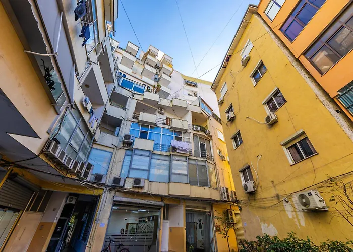 דירה Spacious In The Heart Of By Pikhost טיראנה