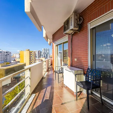 Spacious In The Heart Of | 2br By Pikhost