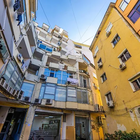 Lejlighed Spacious In The Heart Of By Pikhost Tirana