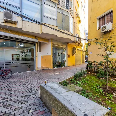 Spacious In The Heart Of By Pikhost Lejlighed Tirana