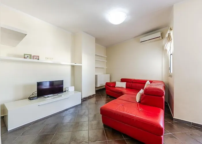 Spacious In The Heart Of By Pikhost アパート