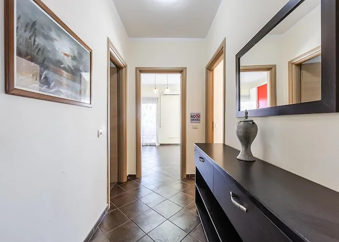 Spacious In The Heart Of By Pikhost * ティラナ