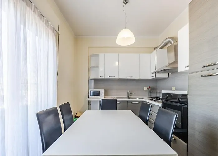 Spacious In The Heart Of By Pikhost アパート ティラナ