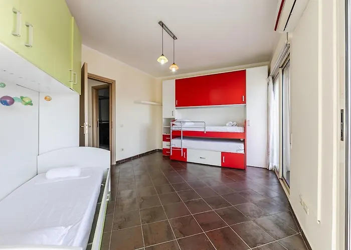 Spacious In The Heart Of By Pikhost ティラナ