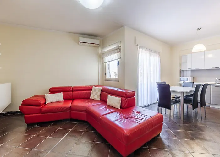 Apartment Spacious In The Heart Of By Pikhost