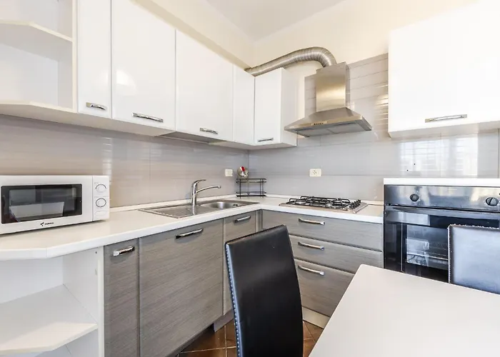 Apartment Spacious In The Heart Of By Pikhost *